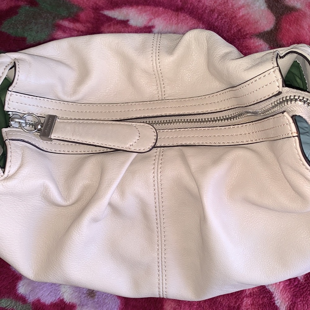 B Makowsky Shoulder Bag - Picture 6 of 14